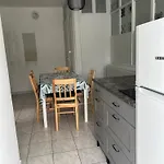 Lena Apartmanhaz *