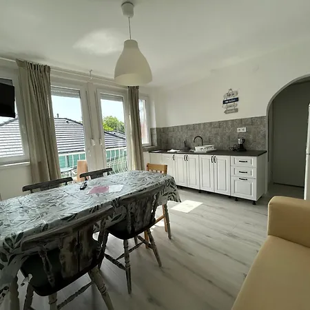 Lena Apartmanhaz * Balatonlelle