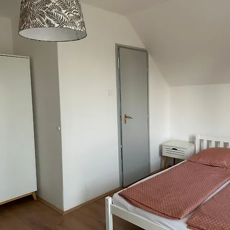 Lena Apartmanhaz *