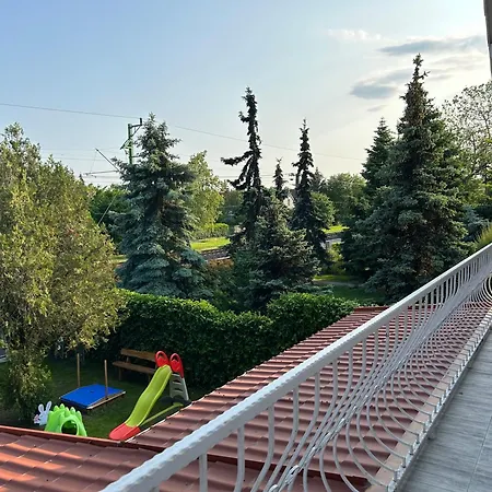Lena Apartmanhaz *