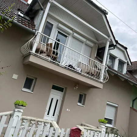 Lena Apartmanhaz Balatonlelle