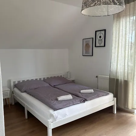Apartment Lena Apartmanhaz *